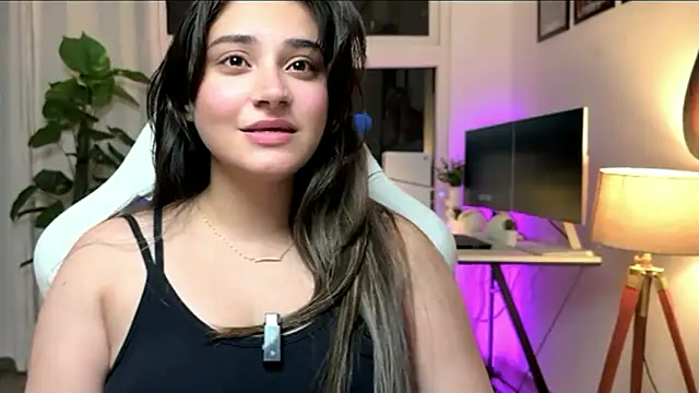demieliss online show from April 26, 2026, 7:33 pm