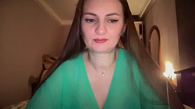 Snapshot of Viola_sweet chatting on June 7, 2026, 6:57 pm Viola sweet online show from June 7, 2026, 6:57 pm