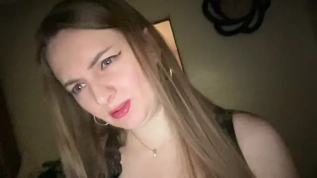 Snapshot of Viola_sweet chatting on July 18, 2026, 8:28 pm Viola sweet online show from July 18, 2026, 8:28 pm