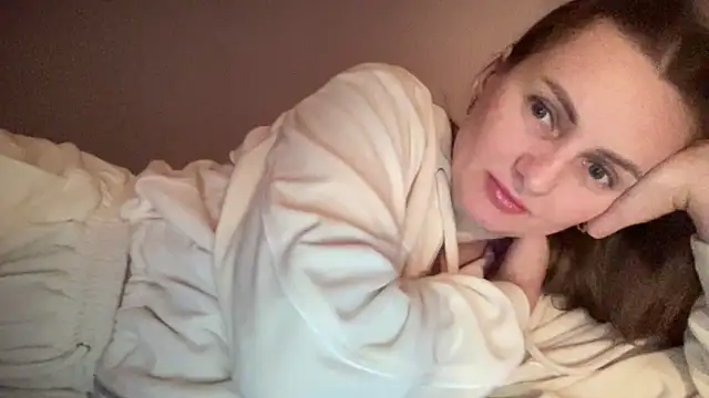 Snapshot of Viola_sweet chatting on December 5, 2025, 4:44 am Viola sweet online show from December 5, 2025, 4:44 am