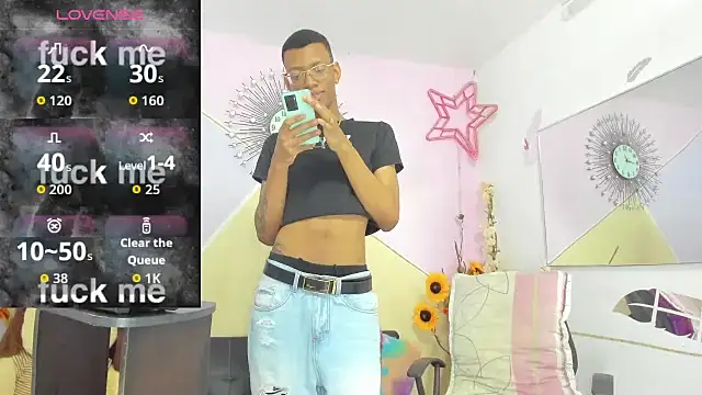 Tiffany Valentine15 online show from November 7, 2025, 7:29 pm