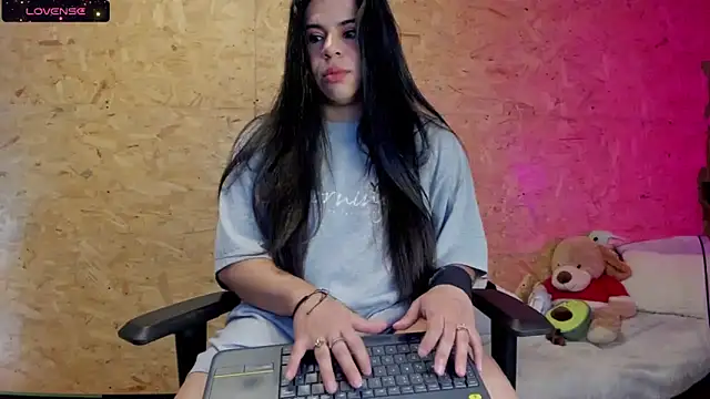 Biancastrongg online show from March 22, 2025, 2:27 am