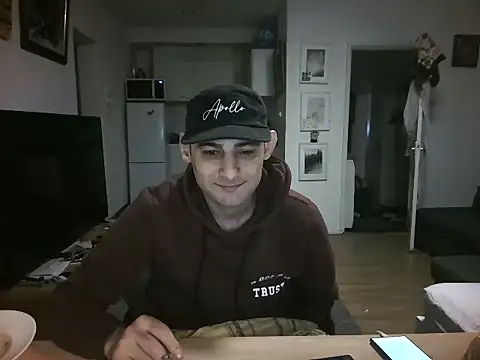 Snapshot of mihaimichael chatting on May 18, 2026, 11:53 pm mihaimichael online show from May 18, 2026, 11:53 pm