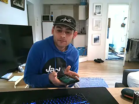 mihaimichael online show from April 20, 2026, 1:13 pm