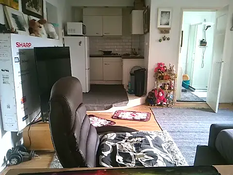 mihaimichael online show from October 19, 2025, 12:41 pm