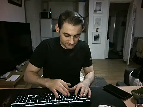 mihaimichael online show from April 18, 2026, 9:04 pm