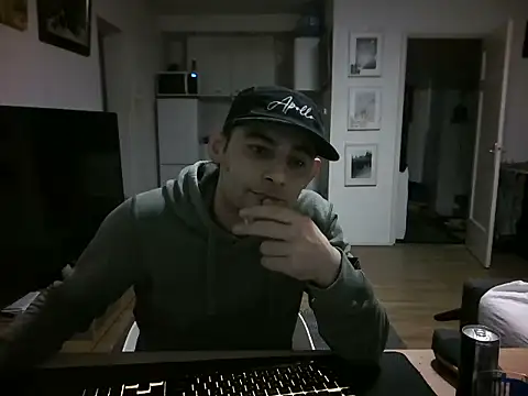 mihaimichael online show from April 19, 2026, 7:27 pm