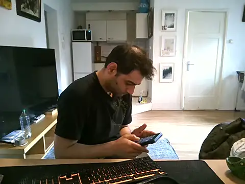 mihaimichael online show from April 23, 2026, 7:37 am