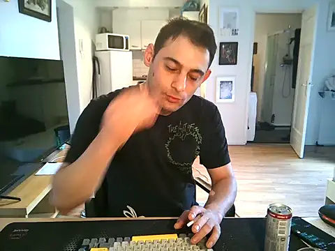 Snapshot of mihaimichael chatting on July 19, 2026, 2:03 pm mihaimichael online show from July 19, 2026, 2:03 pm