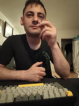 Snapshot of mihaimichael chatting on July 1, 2026, 12:11 am mihaimichael online show from July 1, 2026, 12:11 am
