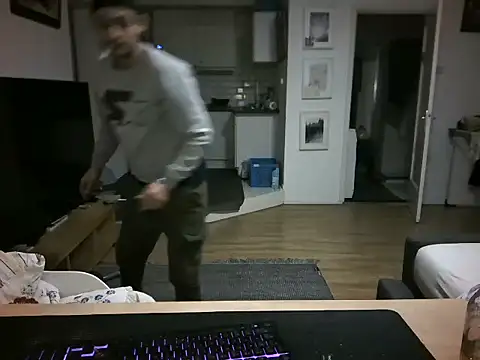 mihaimichael online show from April 30, 2026, 8:57 pm
