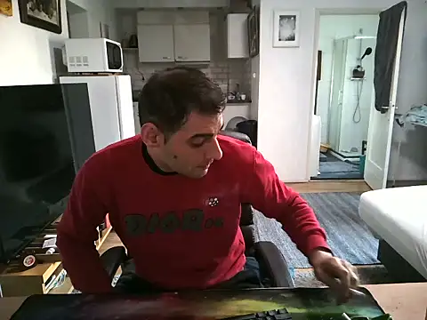 mihaimichael online show from October 1, 2025, 3:38 pm