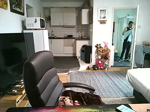 mihaimichael online show from October 11, 2025, 1:56 pm