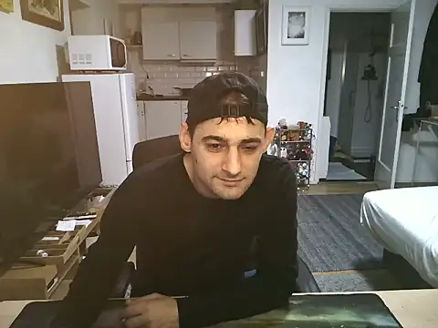 mihaimichael online show from October 7, 2025, 11:06 pm