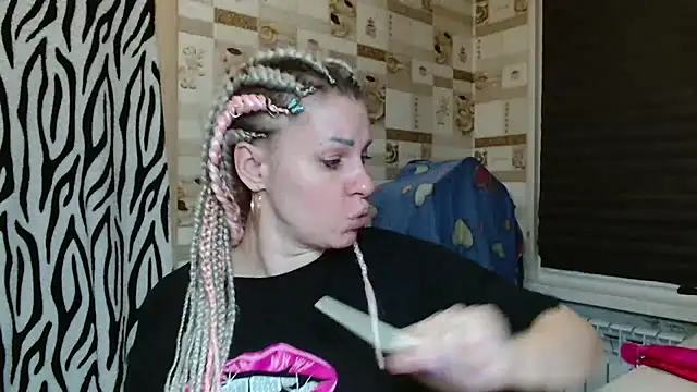 TherestlessKitty online show from May 4, 2026, 10:45 pm