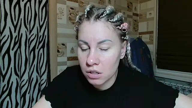 TherestlessKitty online show from May 1, 2026, 10:15 pm