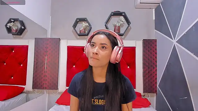 Karoll014 online show from November 26, 2025, 11:54 am