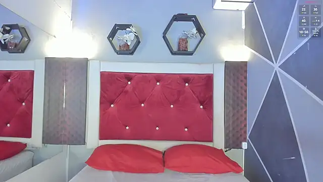 Karoll014 online show from May 26, 2026, 12:14 pm