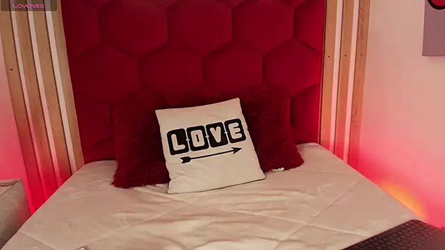 Tayzon Foxxx online show from July 5, 2026, 8:26 pm