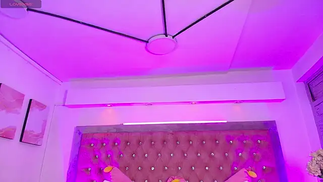 Tayzon Foxxx online show from December 19, 2025, 12:29 pm