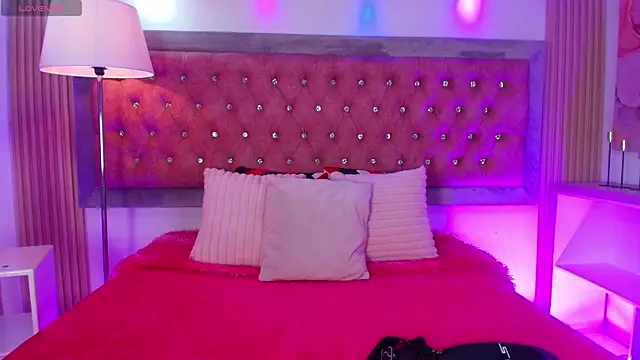 Tayzon Foxxx online show from June 30, 2026, 8:20 pm