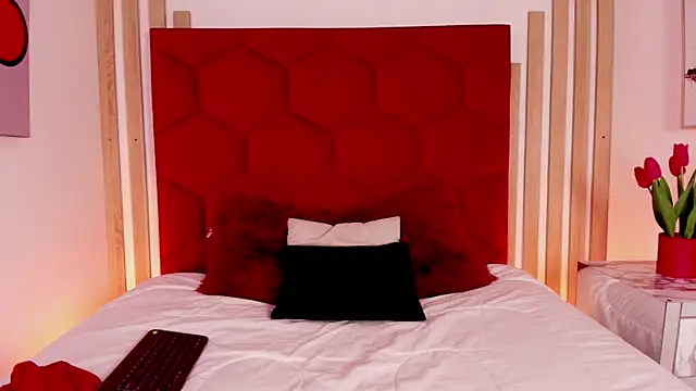 Tayzon Foxxx online show from July 23, 2026, 8:27 pm