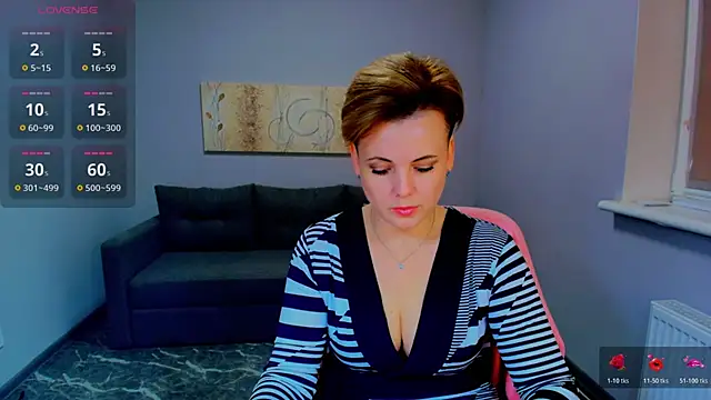 Julia Wilsone online show from March 15, 2026, 1:07 pm