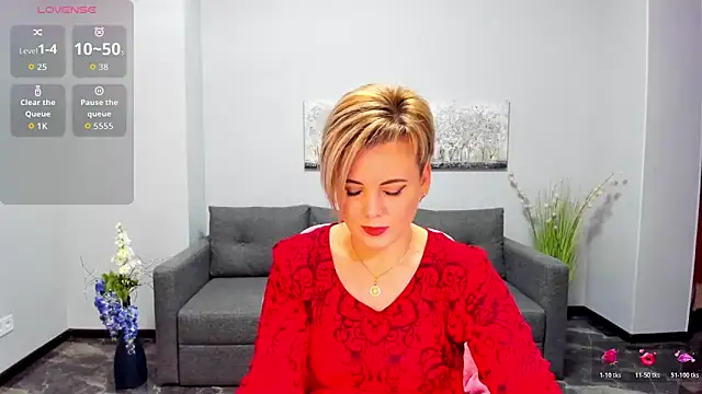 Julia Wilsone online show from November 30, 2025, 7:20 am