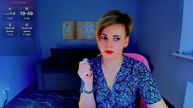 Julia Wilsone online show from March 12, 2026, 1:04 pm