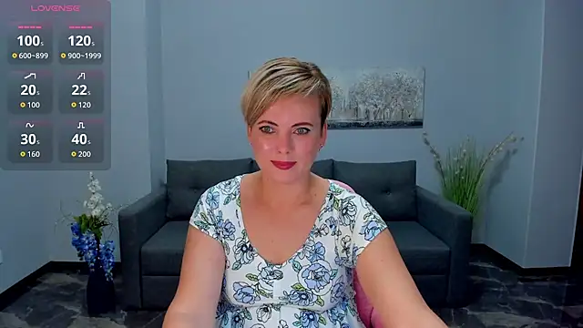 Julia Wilsone online show from November 16, 2025, 6:51 am