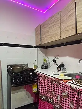 Snapshot of AlisonHoot69 chatting on November 6, 2025, 4:11 pm AlisonHoot69 online show from November 6, 2025, 4:11 pm