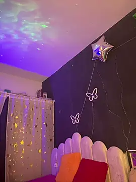 Snapshot of AlisonHoot69 chatting on December 4, 2025, 12:53 am AlisonHoot69 online show from December 4, 2025, 12:53 am