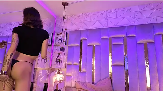 Snapshot of MadisonWood01 chatting on October 13, 2025, 6:48 am MadisonWood01 online show from October 13, 2025, 6:48 am