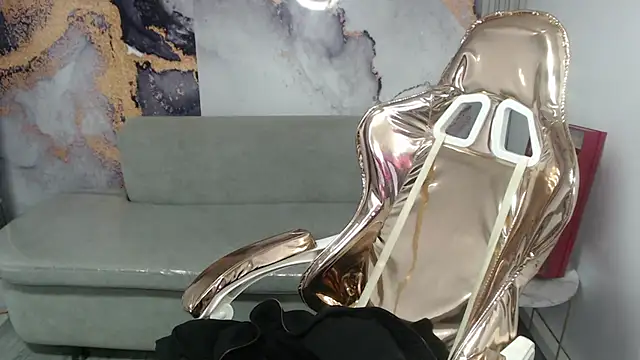 Snapshot of Cristal_v_1 chatting on February 20, 2025, 3:01 am Cristal v 1 online show from February 20, 2025, 3:01 am