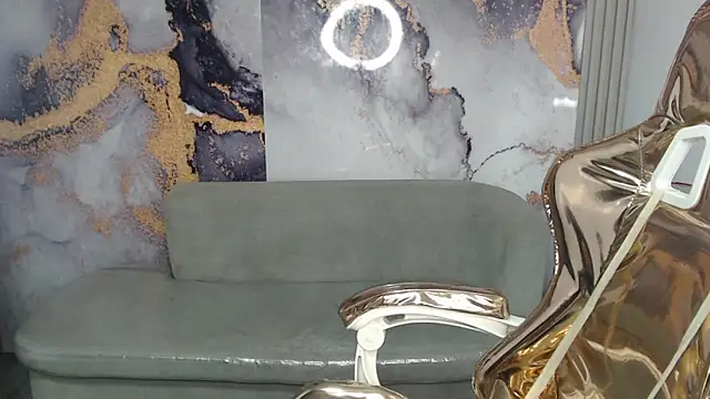 Snapshot of Cristal_v_1 chatting on February 27, 2025, 3:08 am Cristal v 1 online show from February 27, 2025, 3:08 am