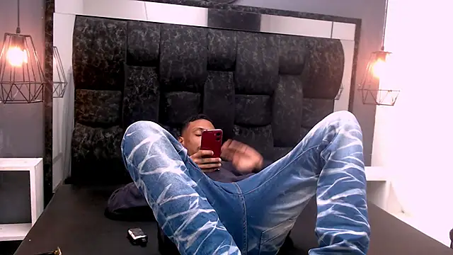 Snapshot of Jose_Smoke chatting on November 16, 2025, 2:05 am Jose Smoke online show from November 16, 2025, 2:05 am