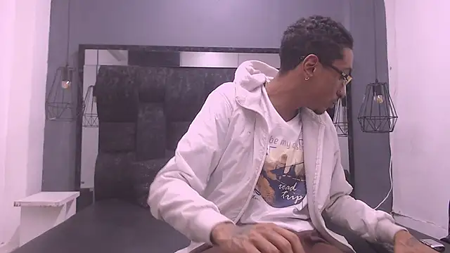 Snapshot of Jose_Smoke chatting on November 10, 2025, 3:44 am Jose Smoke online show from November 10, 2025, 3:44 am