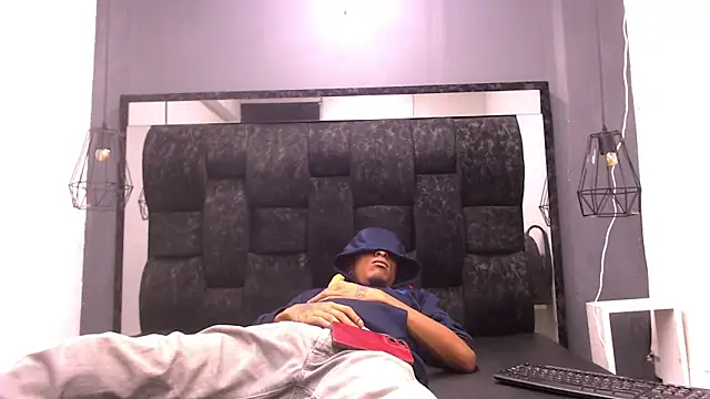 Snapshot of Jose_Smoke chatting on October 8, 2025, 3:19 am Jose Smoke online show from October 8, 2025, 3:19 am