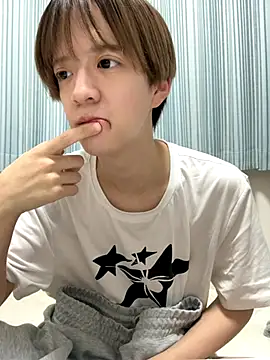 yuuuuma578 online show from November 5, 2025, 6:38 am