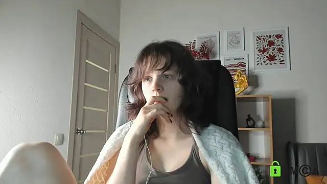 Snapshot of Alina_Mills chatting on June 21, 2026, 11:05 am Alina Mills online show from June 21, 2026, 11:05 am