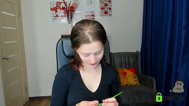 Snapshot of Alina_Mills chatting on November 20, 2025, 9:43 am Alina Mills online show from November 20, 2025, 9:43 am