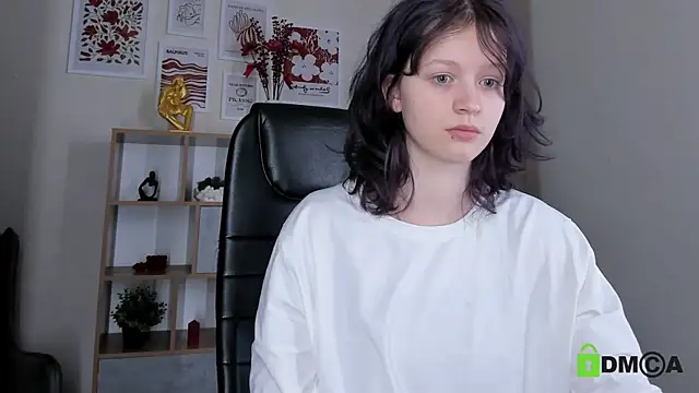 Snapshot of Alina_Mills chatting on August 2, 2026, 8:34 am Alina Mills online show from August 2, 2026, 8:34 am