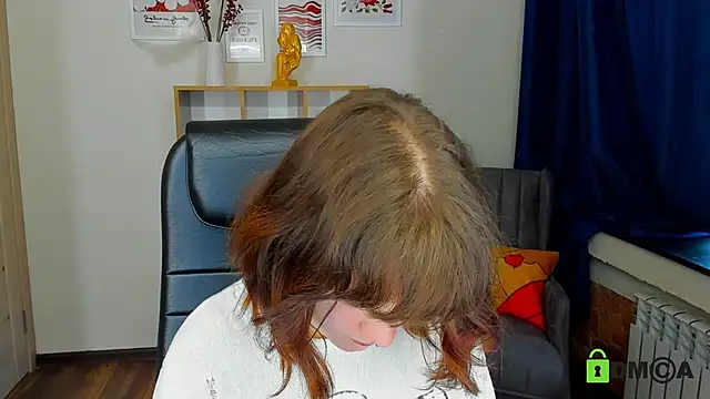 Snapshot of Alina_Mills chatting on October 14, 2025, 8:59 am Alina Mills online show from October 14, 2025, 8:59 am