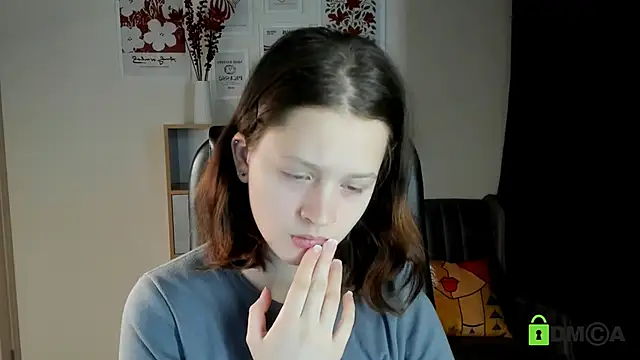 Snapshot of Alina_Mills chatting on December 5, 2025, 8:35 am Alina Mills online show from December 5, 2025, 8:35 am