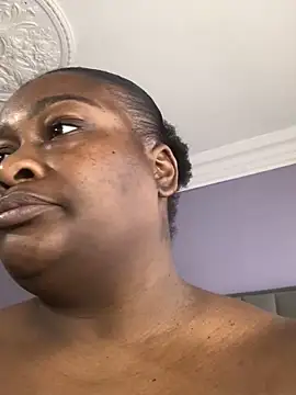 Snapshot of bustytitsxxx chatting on October 30, 2025, 7:06 am bustytitsxxx online show from October 30, 2025, 7:06 am