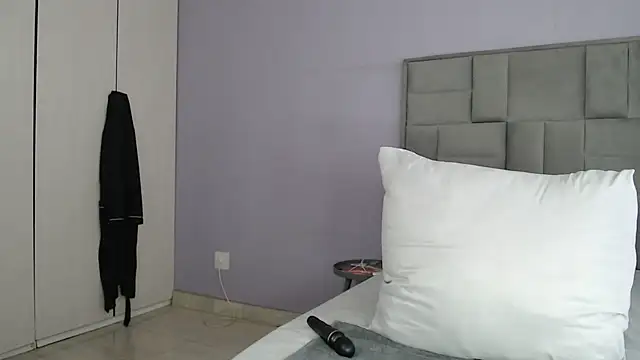 Snapshot of bustytitsxxx chatting on November 26, 2025, 5:18 am bustytitsxxx online show from November 26, 2025, 5:18 am