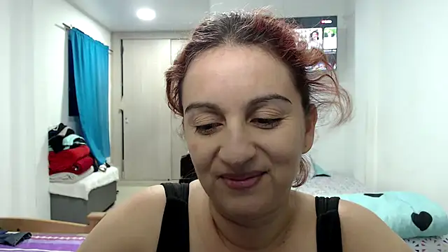 Snapshot of sweet_angela_ chatting on October 7, 2025, 12:55 am sweet angela online show from October 7, 2025, 12:55 am