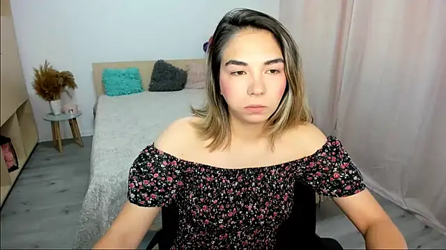 Snapshot of Alexa_Dolly12 chatting on August 4, 2026, 9:25 am Alexa Dolly12 online show from August 4, 2026, 9:25 am