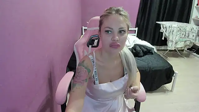 Snapshot of Lika8234 chatting on October 24, 2025, 7:02 pm Lika8234 online show from October 24, 2025, 7:02 pm