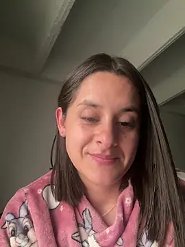 Snapshot of Alice_milf_ chatting on April 30, 2026, 3:52 pm Alice milf online show from April 30, 2026, 3:52 pm
